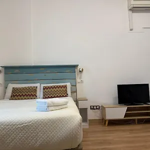 Lovely Studio In The Heart Of Free Swimming Pool Apartment