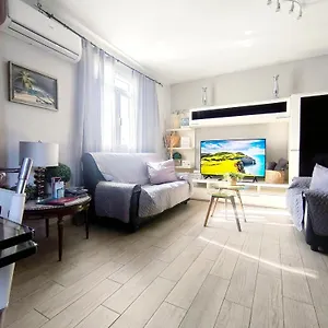 https://apartamento-victoria-malaga-29003.hotelsinnerja.org